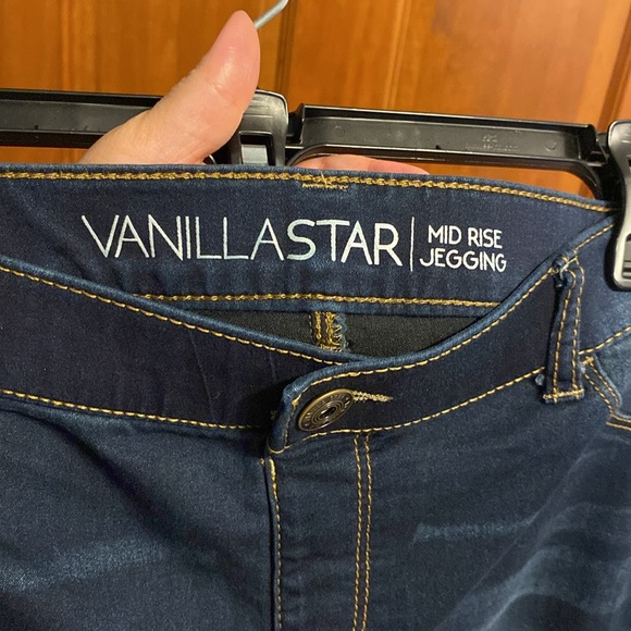 Vanilla Star Mid Rise Jeggings - Picture 3 of 4